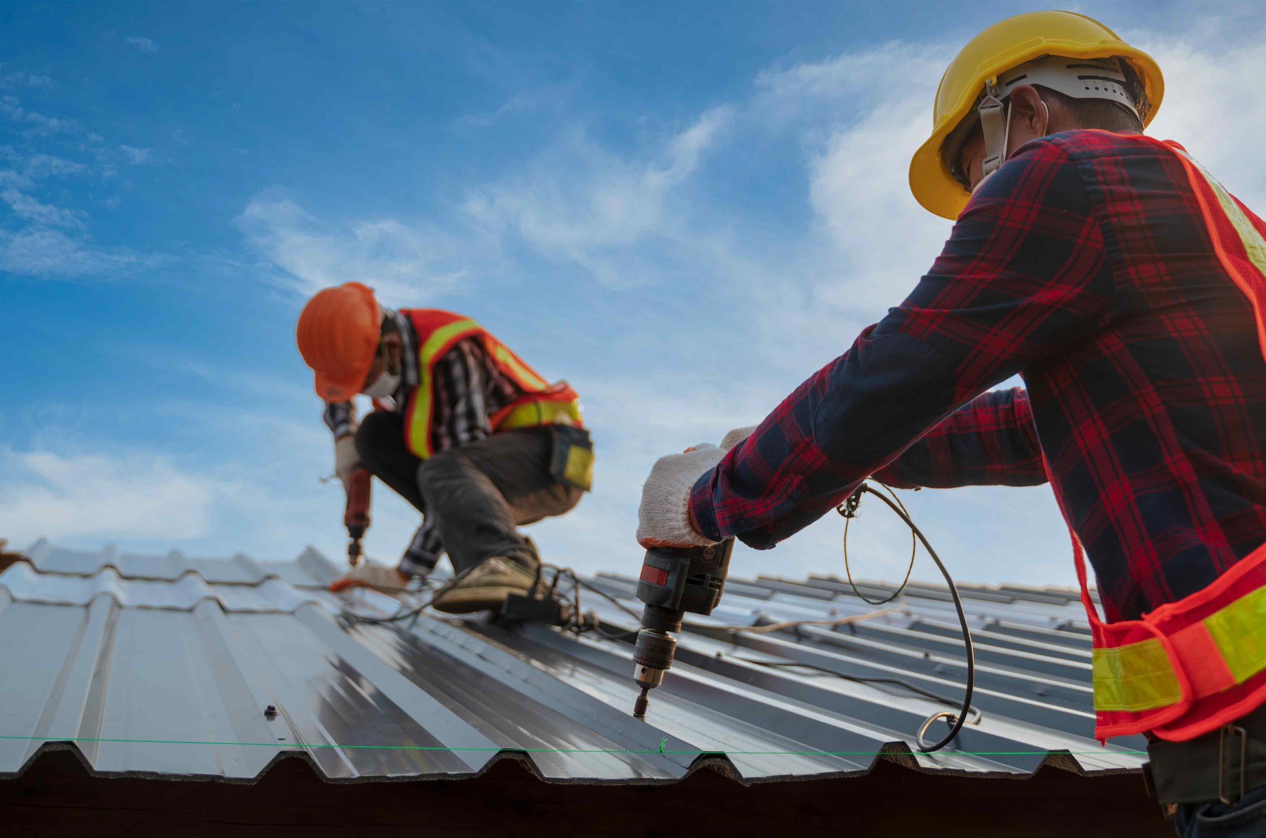 Quel prix pour une toiture métallique au Québec en 2024? Les avantages d'un  toit de tôle! - Soumissions Toiture